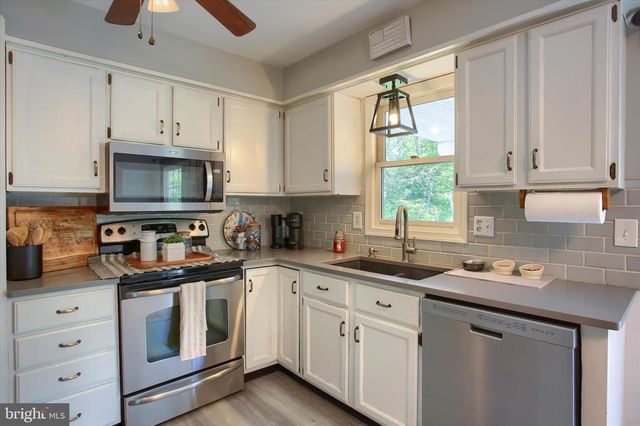 261 RIDGEWOOD DR, Millersburg, PA 17061