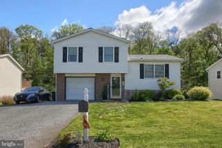 261 RIDGEWOOD DR, Millersburg, PA 17061