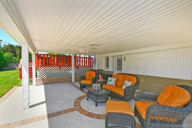 36 Lane Avenue, Plainview, NY 11803