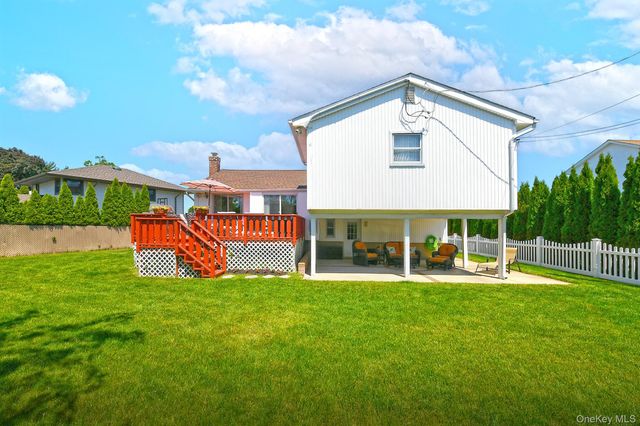 36 Lane Avenue, Plainview, NY 11803