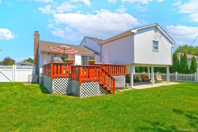 36 Lane Avenue, Plainview, NY 11803