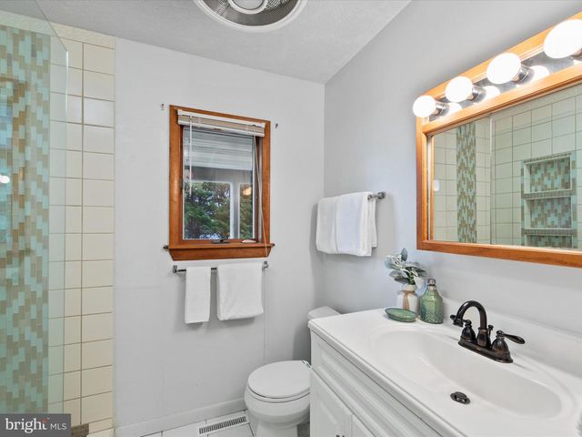 13374 COVE LANDING RD, Bishopville, MD 21813