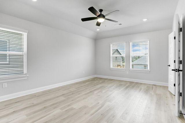 120 Periwinkle LN, Bastrop, TX 78602