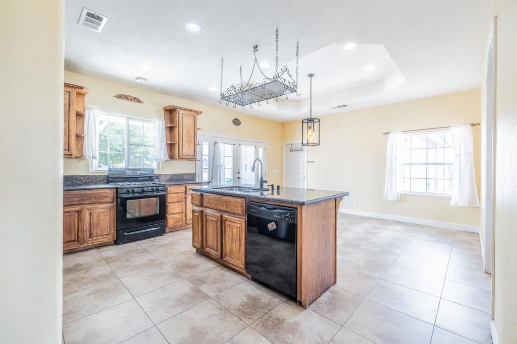 Image 10 of property listing at 4224 Yucca Mesa Road, Yucca Valley, CA 92284
