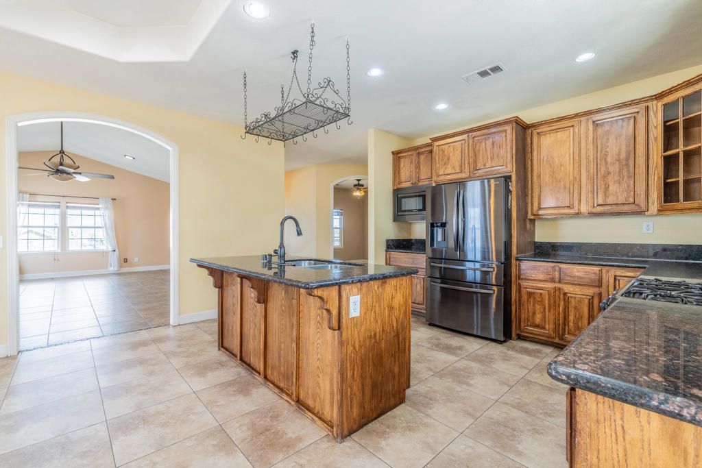Image 12 of property listing at 4224 Yucca Mesa Road, Yucca Valley, CA 92284
