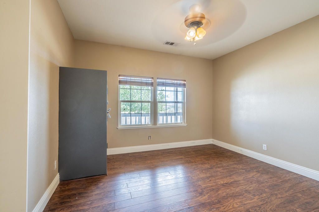 Image 13 of property listing at 4224 Yucca Mesa Road, Yucca Valley, CA 92284