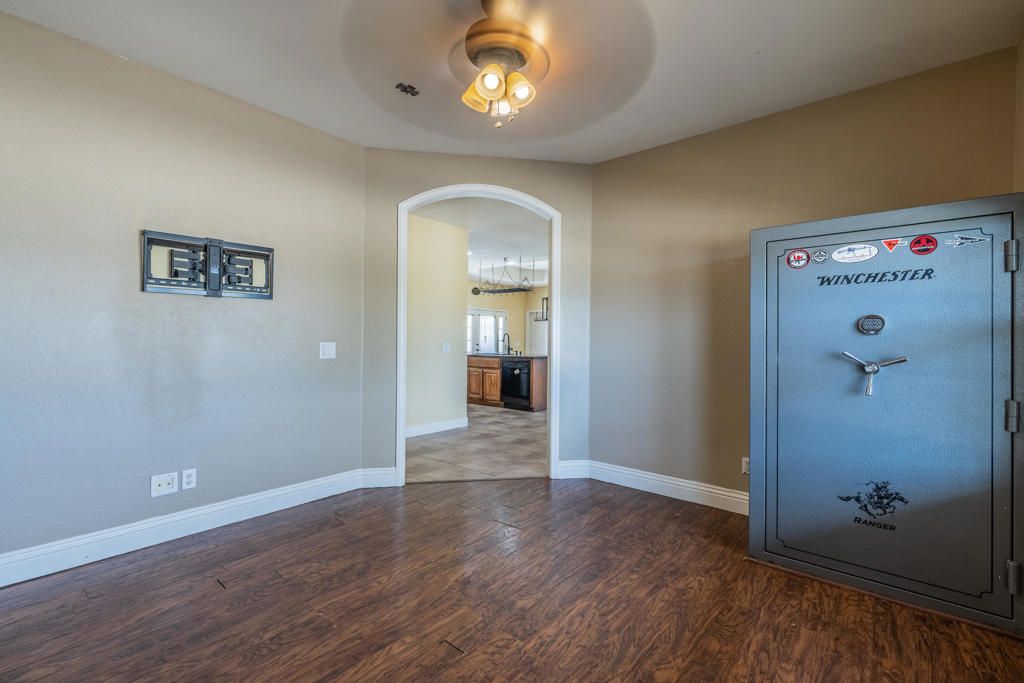 Image 14 of property listing at 4224 Yucca Mesa Road, Yucca Valley, CA 92284