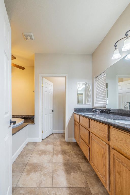 Image 17 of property listing at 4224 Yucca Mesa Road, Yucca Valley, CA 92284