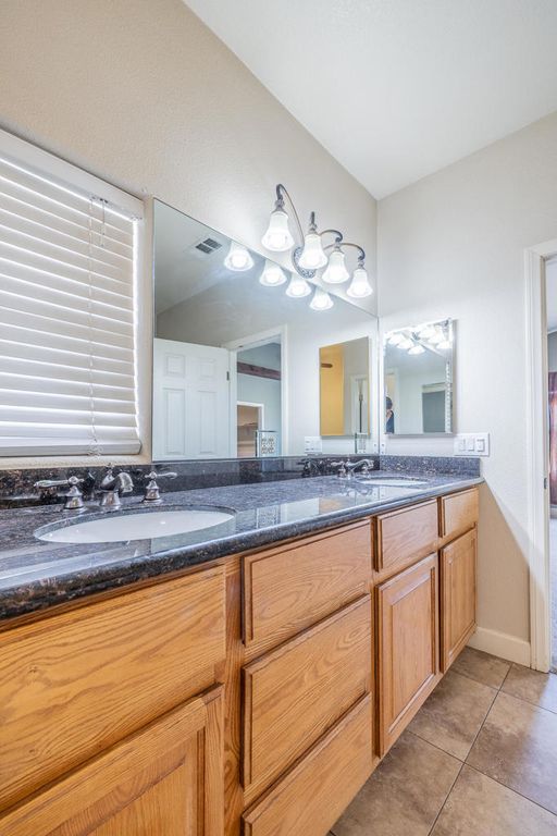 Image 18 of property listing at 4224 Yucca Mesa Road, Yucca Valley, CA 92284