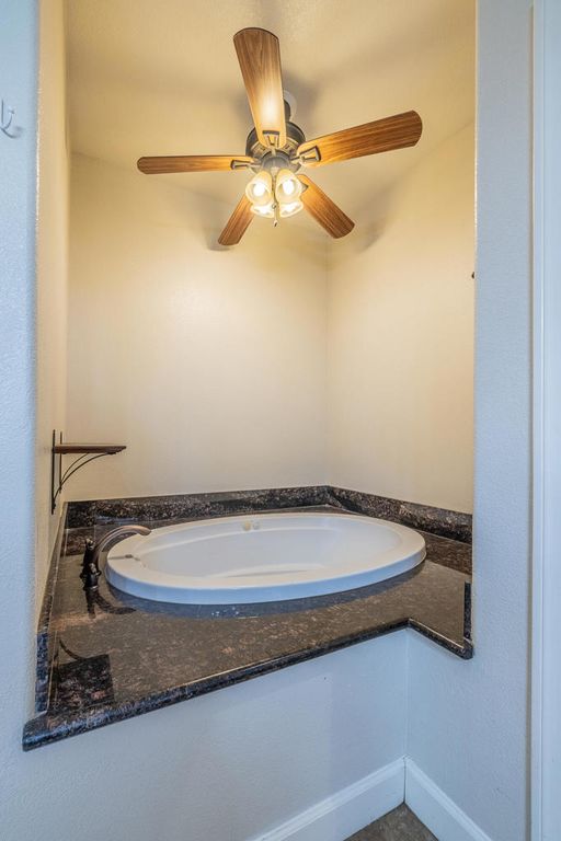 Image 19 of property listing at 4224 Yucca Mesa Road, Yucca Valley, CA 92284