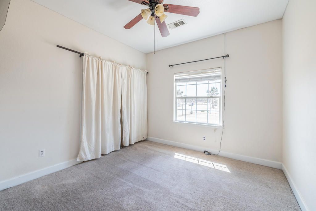 Image 23 of property listing at 4224 Yucca Mesa Road, Yucca Valley, CA 92284