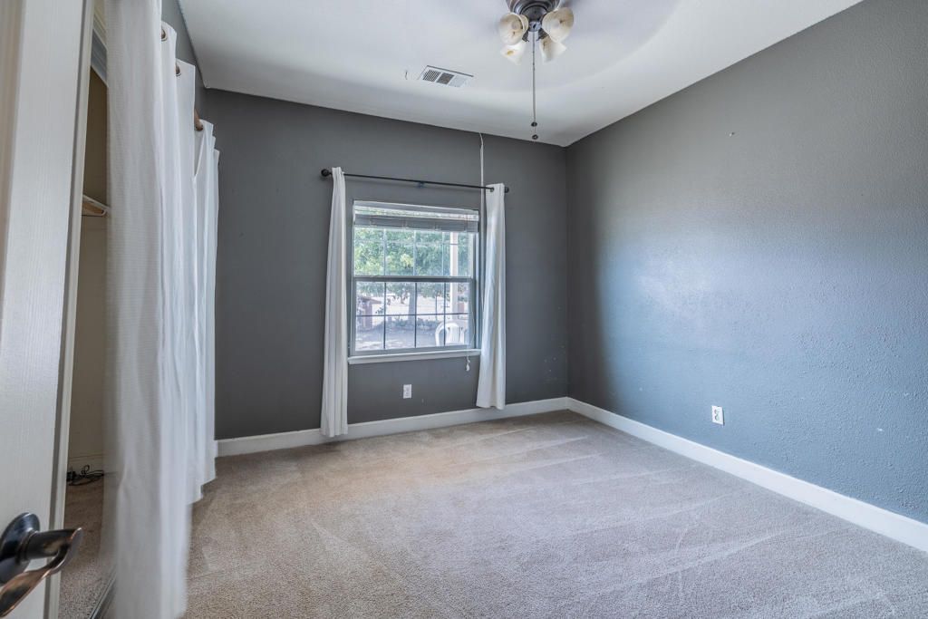 Image 25 of property listing at 4224 Yucca Mesa Road, Yucca Valley, CA 92284