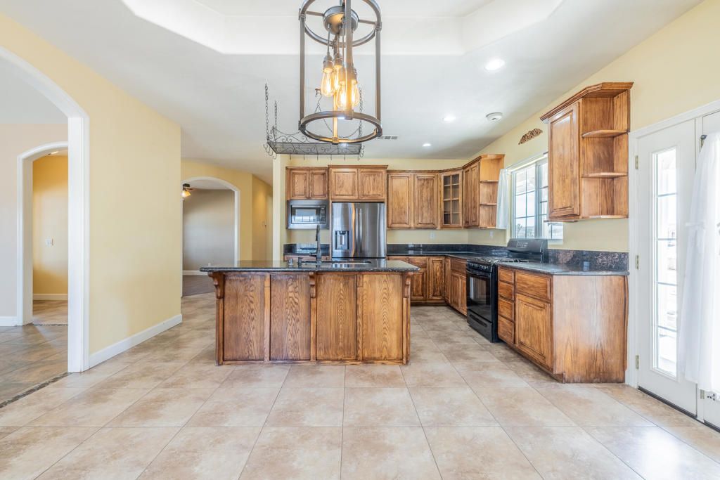 Image 8 of property listing at 4224 Yucca Mesa Road, Yucca Valley, CA 92284