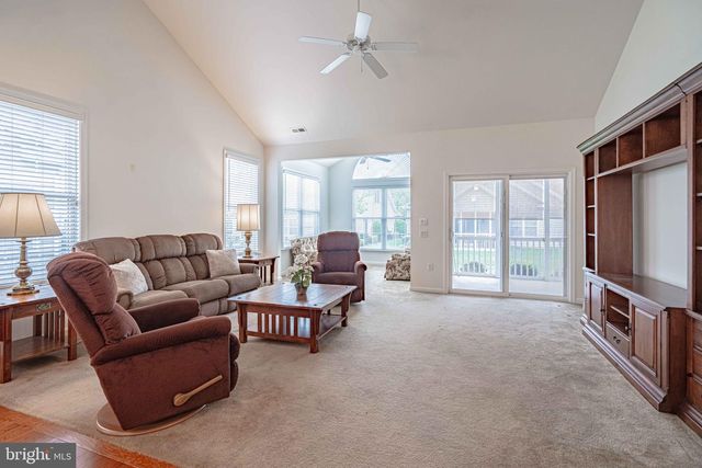 6706 FEDERAL DR, Bethlehem, PA 18017