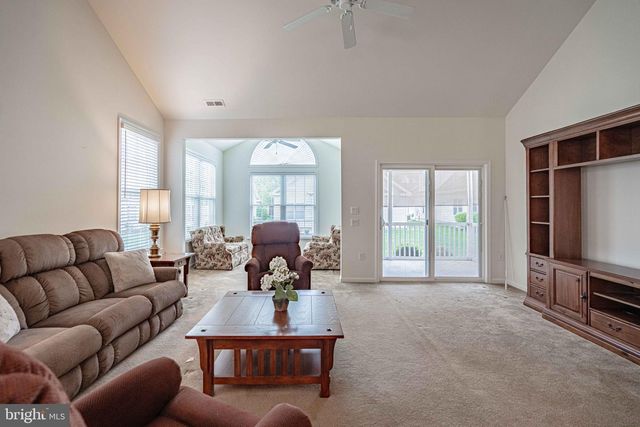 6706 FEDERAL DR, Bethlehem, PA 18017