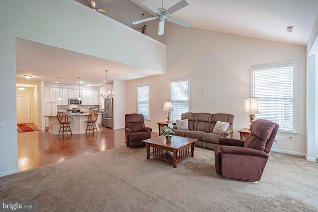 6706 FEDERAL DR, Bethlehem, PA 18017