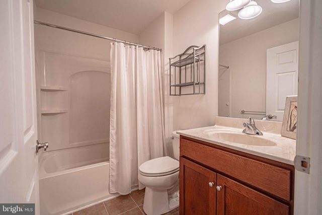 6706 FEDERAL DR, Bethlehem, PA 18017
