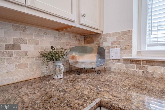 6706 FEDERAL DR, Bethlehem, PA 18017