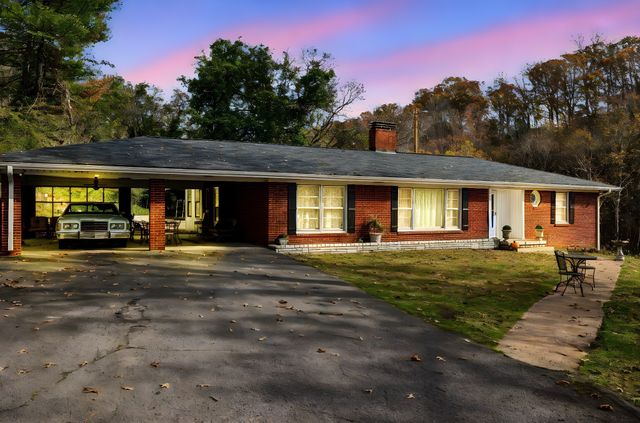 404 Van Hook Dr, Ashland City, TN 37015