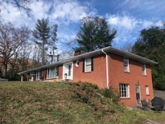 404 Van Hook Dr, Ashland City, TN 37015