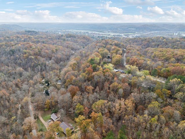 404 Van Hook Dr, Ashland City, TN 37015