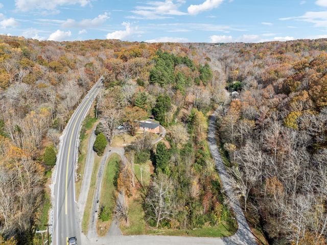 404 Van Hook Dr, Ashland City, TN 37015