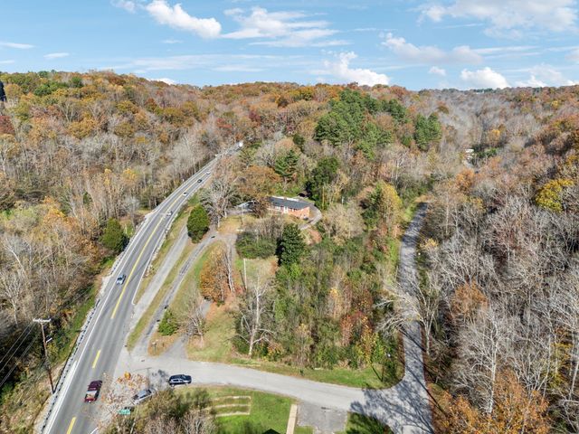 404 Van Hook Dr, Ashland City, TN 37015