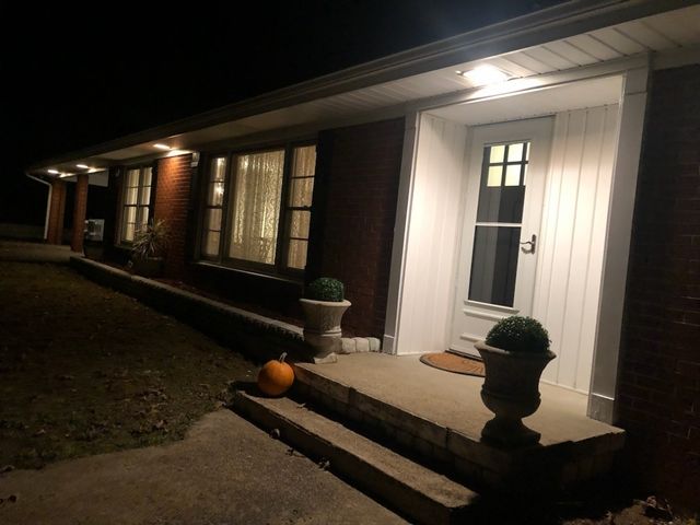 404 Van Hook Dr, Ashland City, TN 37015