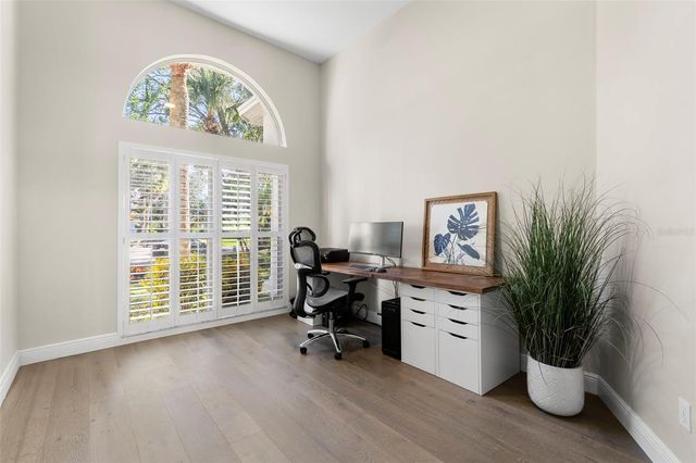 5048 WESLEY DRIVE, Tampa, FL 33647