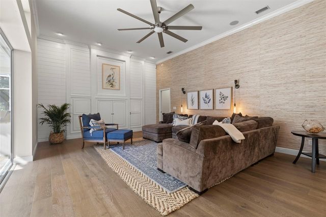 5048 WESLEY DRIVE, Tampa, FL 33647