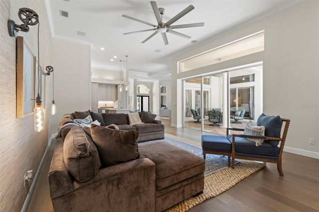 5048 WESLEY DRIVE, Tampa, FL 33647