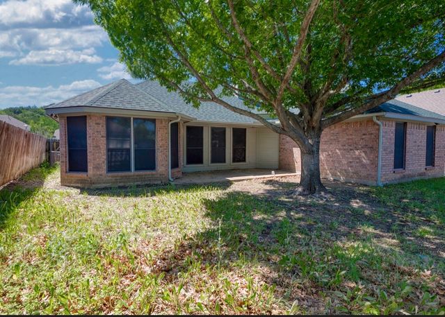 8423 Creekbluff Drive, Dallas, TX 75249