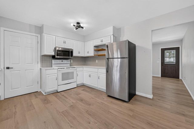 1121 Debra Lane, Madison, WI 53704