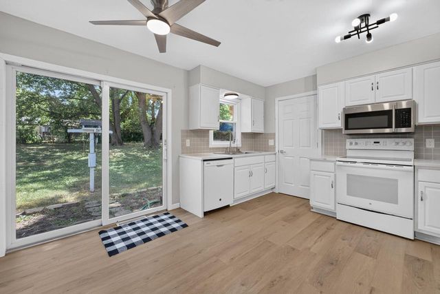 1121 Debra Lane, Madison, WI 53704