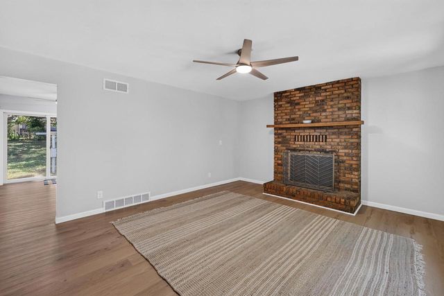 1121 Debra Lane, Madison, WI 53704