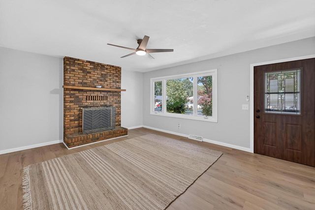 1121 Debra Lane, Madison, WI 53704