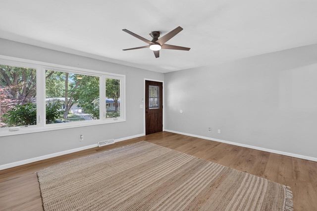 1121 Debra Lane, Madison, WI 53704