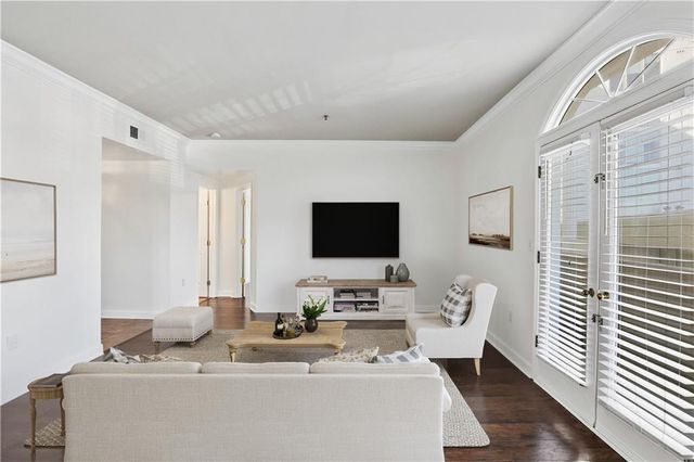 2161 Peachtree Road NE 205, Atlanta, GA 30309