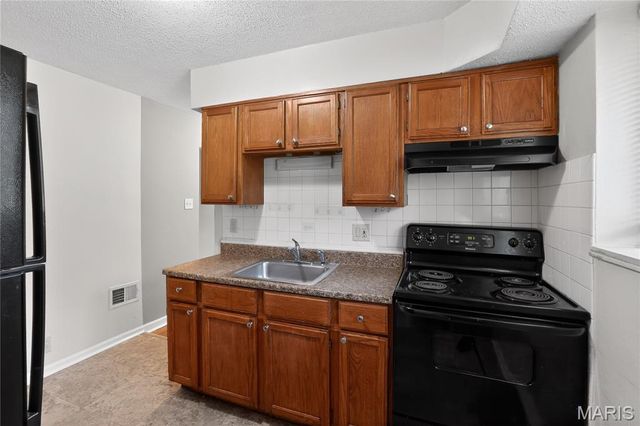 6929 Roland Boulevard, St Louis, MO 63121