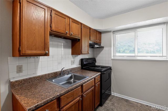 6929 Roland Boulevard, St Louis, MO 63121