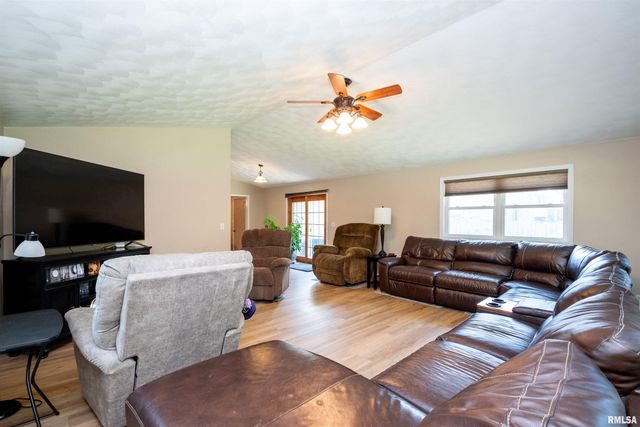 4005 N MARBLEWAY Drive, Peoria, IL 61615