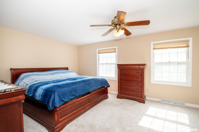 4005 N MARBLEWAY Drive, Peoria, IL 61615