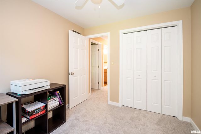 4005 N MARBLEWAY Drive, Peoria, IL 61615