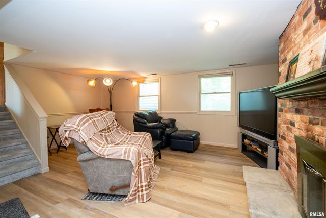 4005 N MARBLEWAY Drive, Peoria, IL 61615