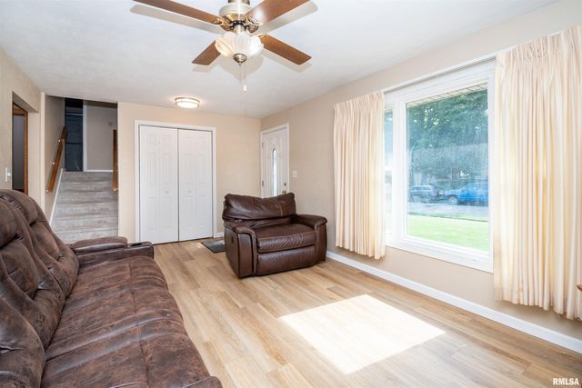4005 N MARBLEWAY Drive, Peoria, IL 61615