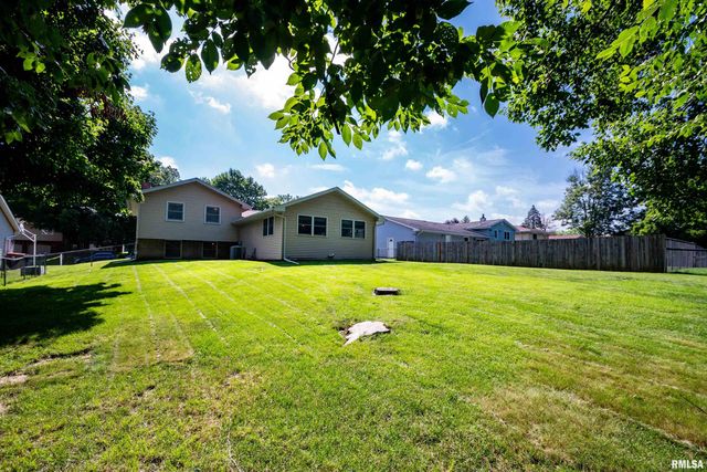 4005 N MARBLEWAY Drive, Peoria, IL 61615