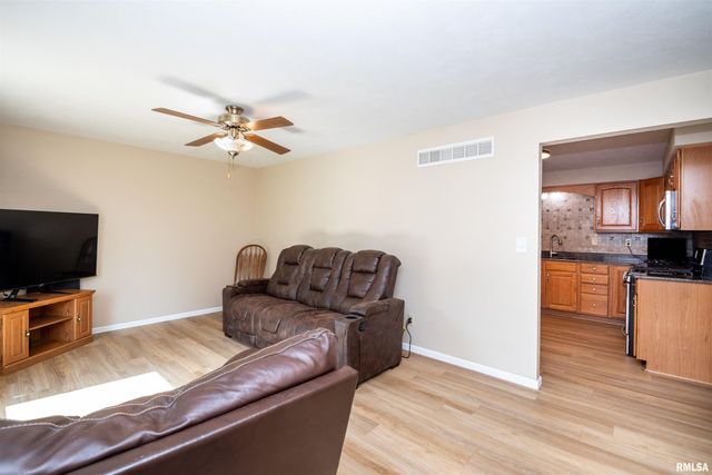 4005 N MARBLEWAY Drive, Peoria, IL 61615