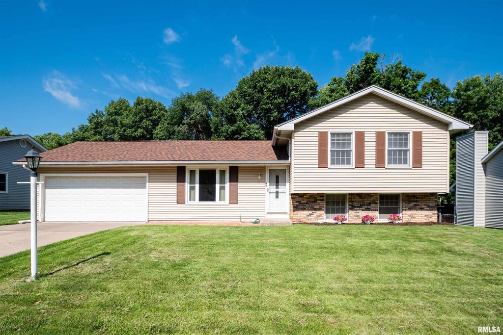 4005 N MARBLEWAY Drive, Peoria, IL 61615