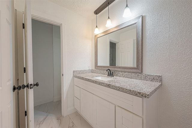3814 Maplewood Drive, La Porte, TX 77571