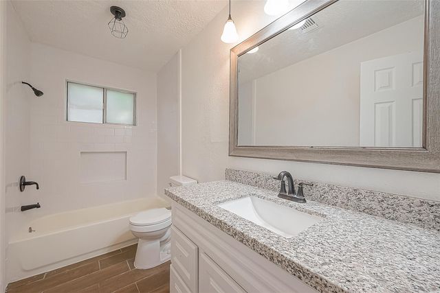 3814 Maplewood Drive, La Porte, TX 77571